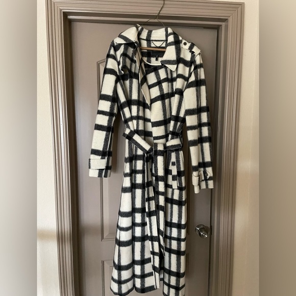 BCBG new plaid notch collar belted trench coat - Picture 3 of 3